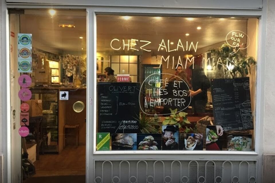 Chez Alain Miam Miam, slurp, slurp, un sandwich